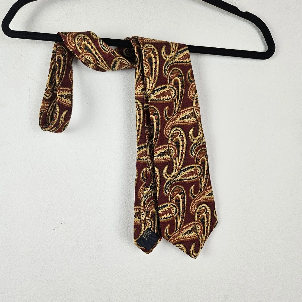 Abercrombie & Fitch Vintage Paisley Print Silk tie